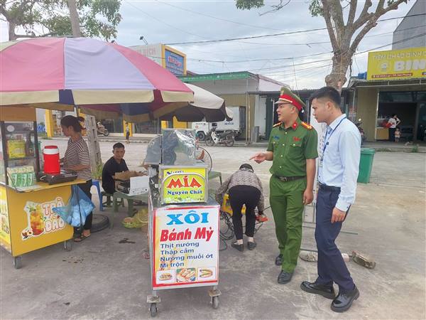 XÃ VĨNH LẠI TIẾP TỤC RA QUÂN LẬP LẠI TRẬT TỰ CÔNG CỘNG, TRẬT TỰ ĐƯỜNG HÈ VÀ HÀNH LANG AN TOÀN GIAO THÔNG ĐƯỜNG BỘ