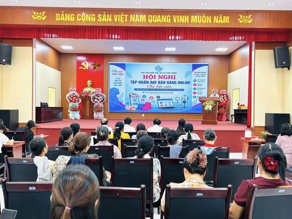 TẬP HUẤN KỸ NĂNG BÁN HÀNG ONLINE – TIẾP SỨC PHỤ NỮ KHỞI NGHIỆP SỐ 