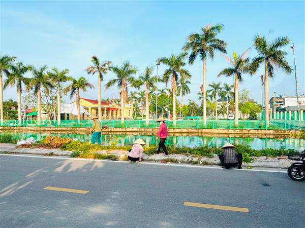 XÃ VĨNH THỊNH RA QUÂN DỌN VỆ SINH MÔI TRƯỜNG 