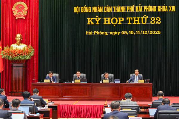 Khai mạc Kỳ họp thứ 32 (Kỳ họp thường lệ cuối năm 2025) HĐND thành phố khóa XVI, nhiệm kỳ 2021 - 2026