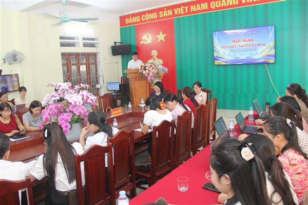 Trường Tiểu học Giang Biên tổ chức Hội nghị cán bộ, viên chức, người lao động năm học 2026 - 2027. 