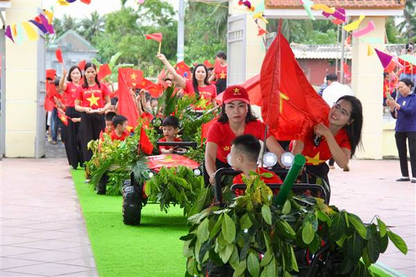 Trường Mầm non Vĩnh An: Chương trình “Tự hào 30/4 – Rực rỡ sắc phượng hồng” - lan tỏa niềm tự hào dân tộc.