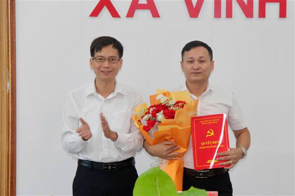 Đảng ủy xã Vĩnh Thuận công bố Quyết định của Ban Thường vụ Thành ủy Hải Phòng chuẩn y tham gia Ban Thường vụ Đảng ủy xã Vĩnh Thuận, nhiệm kỳ 2025–2030.