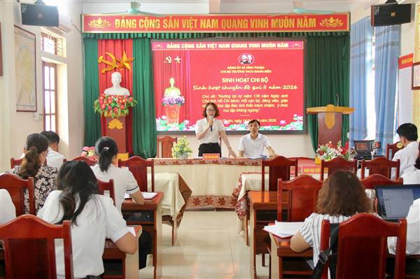 Chi bộ Trường THCS Giang Biên tổ chức sinh hoạt chuyên đề quý II năm 2026 với chủ đề “Kỷ niệm 136 năm ngày sinh Chủ tịch Hồ Chí Minh; mỗi đảng viên, giáo viên học tập Bác tinh thần trách nhiệm, ý thức học tập không ngừng”. 