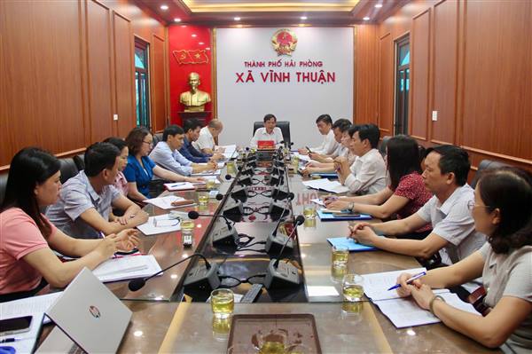Thường trực Đảng ủy xã Vĩnh Thuận tổ chức buổi làm việc với các  trường THCS trên địa bàn.