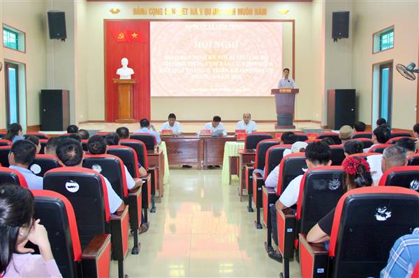 Thường trực Đảng ủy xã Vĩnh Thuận tổ chức Hội nghị giao ban định kỳ với Bí thư chi bộ, trưởng thôn, cụm dân cư.
