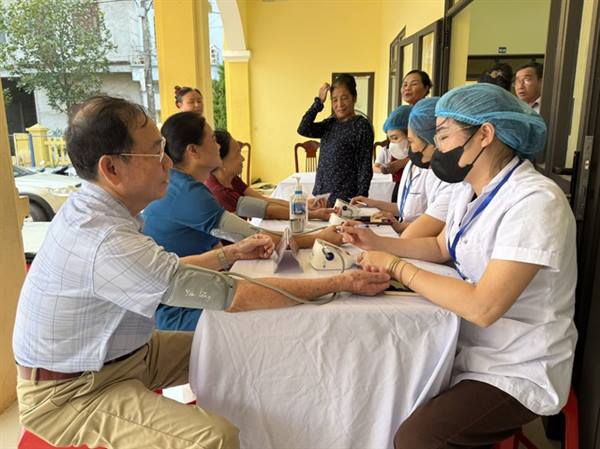 BÀI TRUYỀN THÔNG 

VỀ KHÁM SỨC KHỎE ĐỊNH KỲ, SÀNG LỌC MỘT SỐ BỆNH THƯỜNG GẶP CHO NGƯỜI CAO TUỔI THEO NGHỊ QUYẾT SỐ 49/2025/NQ-HĐND


