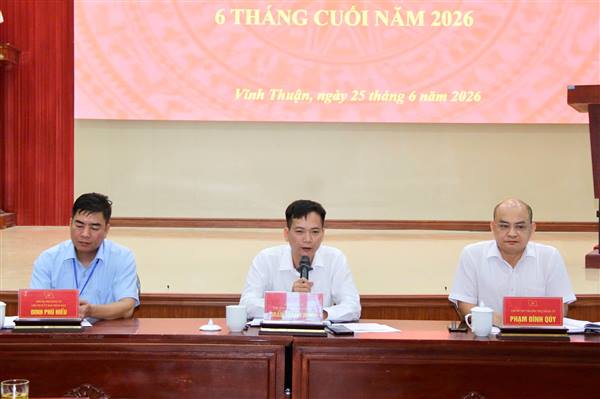 Thường trực Đảng ủy xã Vĩnh Thuận giao ban định kỳ với Bí thư chi bộ, Trưởng thôn, Cụm dân cư triển khai nhiệm vụ, giải pháp trọng tâm 6 tháng cuối năm 2026.