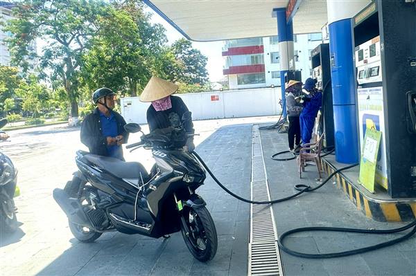 Công khai số điện thoại tiếp nhận phản ánh của người tiêu dùng về xăng E10 trên địa bàn thành phố