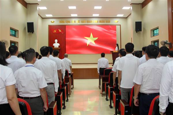 Đảng ủy, Hội đồng nhân dân, Ủy ban nhân dân, Ủy ban Mặt trận Tổ quốc Việt Nam xã Vĩnh Thuận tổ chức Lễ chào cờ và sinh hoạt chính trị dưới cờ tháng 7/2026.