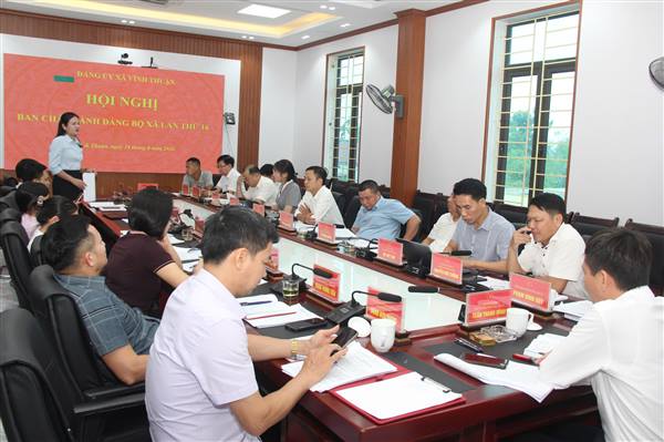 Ban Thường vụ Đảng ủy xã tổ chức hội nghị Ban Chấp hành Đảng bộ xã lần thứ 16 cho ý kiến ý kiến đối với các dự thảo Đề án liên quan đến tổ chức Đảng và mạng lưới trường học trên địa bàn.