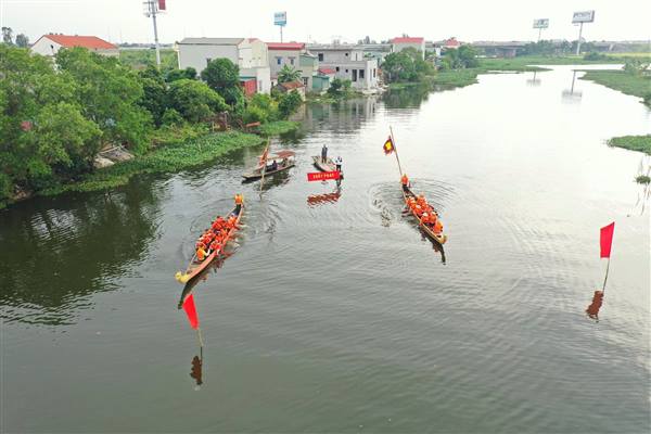 RỘN RÀNG SẮC MÀU LỄ HỘI: KỊCH TÍNH GIẢI ĐUA THUYỀN CHẢI ĐỀN QUÁT MÙA THU 2025