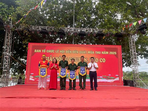 SÔI NỔI GIẢI KÉO CO LỄ HỘI ĐỀN QUÁT MÙA THU NĂM 2025