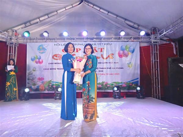 HỘI PHỤ NỮ XÃ YẾT KIÊU TỔ CHỨC GẶP MẶT, GIAO LƯU DÂN VŨ CHÀO MỪNG KỶ NIỆM 95 NĂM NGÀY THÀNH LẬP HỘI LHPN VIỆT NAM 20/10