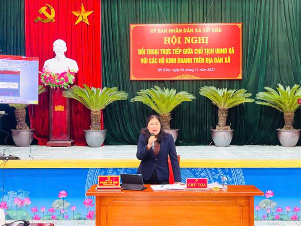 CHỦ TỊCH UBND XÃ YẾT KIÊU ĐỐI THOẠI TRỰC TIẾP VỚI CÁC HỘ KINH DOANH TRÊN ĐỊA BÀN