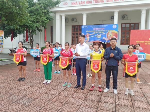 ĐỘI QUỲNH HUÊ 1 GIÀNH GIẢI NHẤT BÓNG CHUYỀN HƠI NỮ ĐẠI HỘI TDTT XÃ YẾT KIÊU LẦN THỨ I