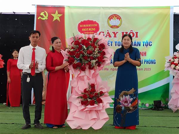 17 THÔN TRÊN ĐỊA BÀN XÃ YẾT KIÊU ĐỒNG LOẠT TỔ CHỨC “NGÀY HỘI ĐẠI ĐOÀN KẾT TOÀN DÂN TỘC”