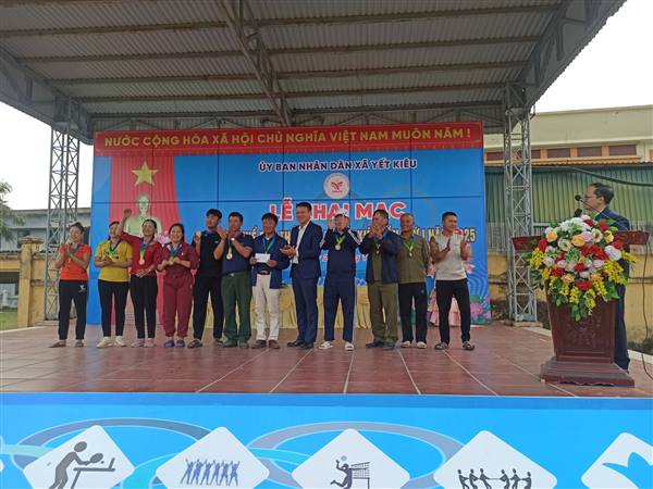 ĐỘI KÉO CO THỐNG NHẤT GIÀNH HUY CHƯƠNG VÀNG ĐẠI HỘI TDTT XÃ YẾT KIÊU LẦN THỨ I
