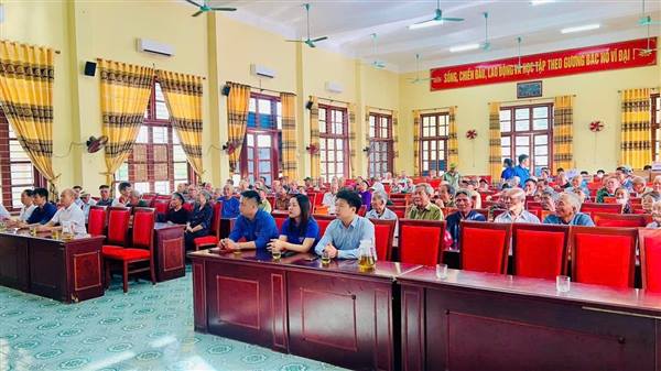 Đoàn TNCS Hồ Chí Minh xã phối hợp tổ chức chương trình khám bệnh, tư vấn sức khỏe và phát thuốc miễn phí cho 150 đối tượng chính sách, người có công, nhân dịp kỷ niệm 78 năm ngày Thương binh Liệt sĩ.