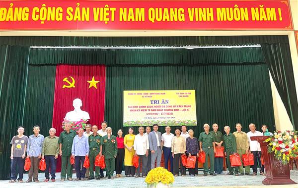 Đảng ủy - HĐND - UBND - UB MTTQ Việt Nam xã phối phối hợp với "Gia đình trí tuệ tình người"  tổ chức Chương trình Tri ân người có công với cách mạng, thân nhân các gia đình liệt sỹ, nhân dịp kỷ niệm 78 năm Ngày Thương binh-Liệt sĩ (27/7/1947 – 27/7/2025). 