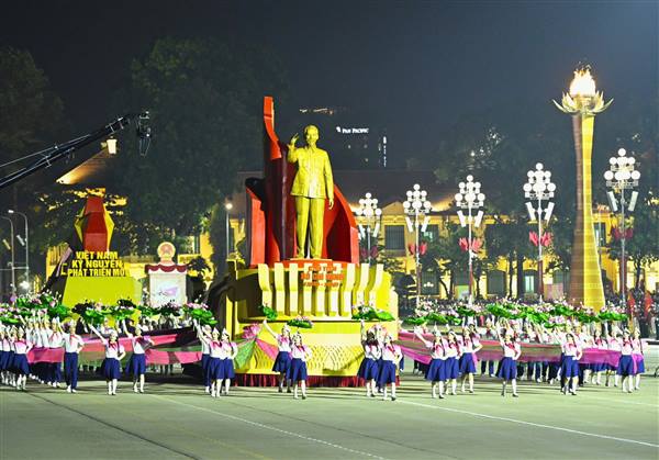Sơ duyệt diễu binh, diễu hành kỷ niệm 80 năm Cách mạng tháng Tám thành công (19/8/1945-19/8/2025) và Quốc khánh 2/9: 21 loạt đại bác rền vang, Quốc ca hùng tráng.
