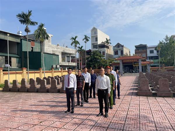 Lãnh đạo xã Yết Kiêu Viếng các nghĩa trang liệt sĩ nhân kỷ niệm 80 năm Cách mạng Tháng Tám và Quốc khánh nước Cộng hòa xã hội chủ nghĩa Việt Nam 2/9