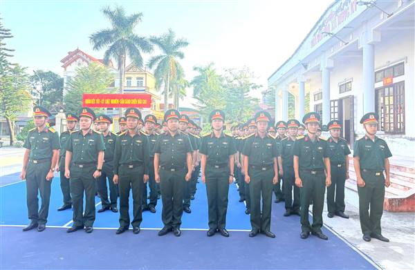 Xã Yết Kiêu tích cực luyện tập điều lệnh đội ngũ phục vụ lễ kỷ niệm 80 năm Ngày truyền thống LLVT thành phố Hải Phòng