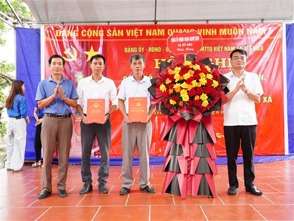 Xã Yết Kiêu công bố các nghị quyết, quyết định của các cấp có thẩm quyền liên quan đến sắp xếp, tổ chức lại thôn