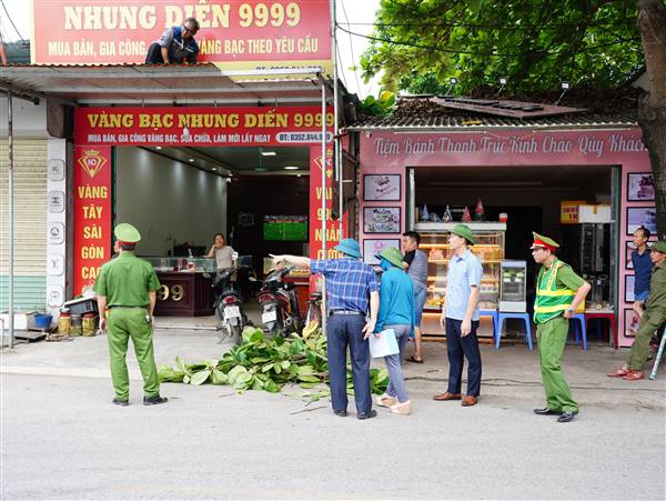 Xã Yết Kiêu kiên quyết giải tỏa vi phạm lấn chiếm lòng đường, lề đường, vỉa hè, hành lang an toàn giao thông