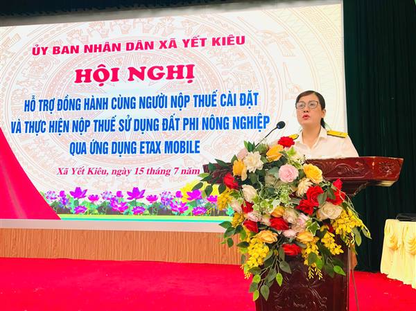Xã Yết Kiêu hỗ trợ người nộp thuế sử dụng ứng dụng eTax Mobile nộp thuế sử dụng đất phi nông nghiệp