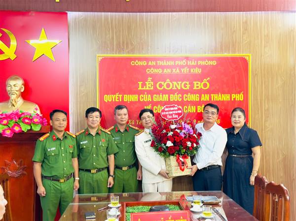 Công an xã Yết Kiêu tổ chức Lễ công bố quyết định về công tác cán bộ