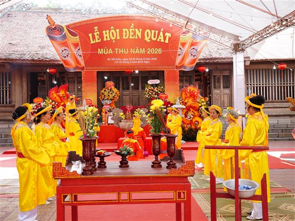 Đội tế nữ thôn Hạ Bì tổ chức lễ tế tại Đền Quát