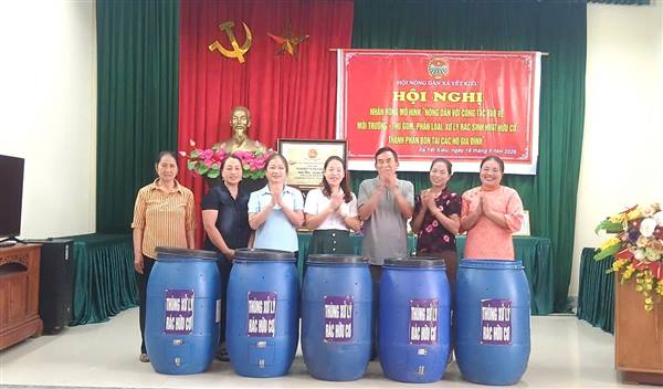 Hội Nông dân xã Yết Kiêu nhân rộng mô hình xử lý rác hữu cơ thành phân bón