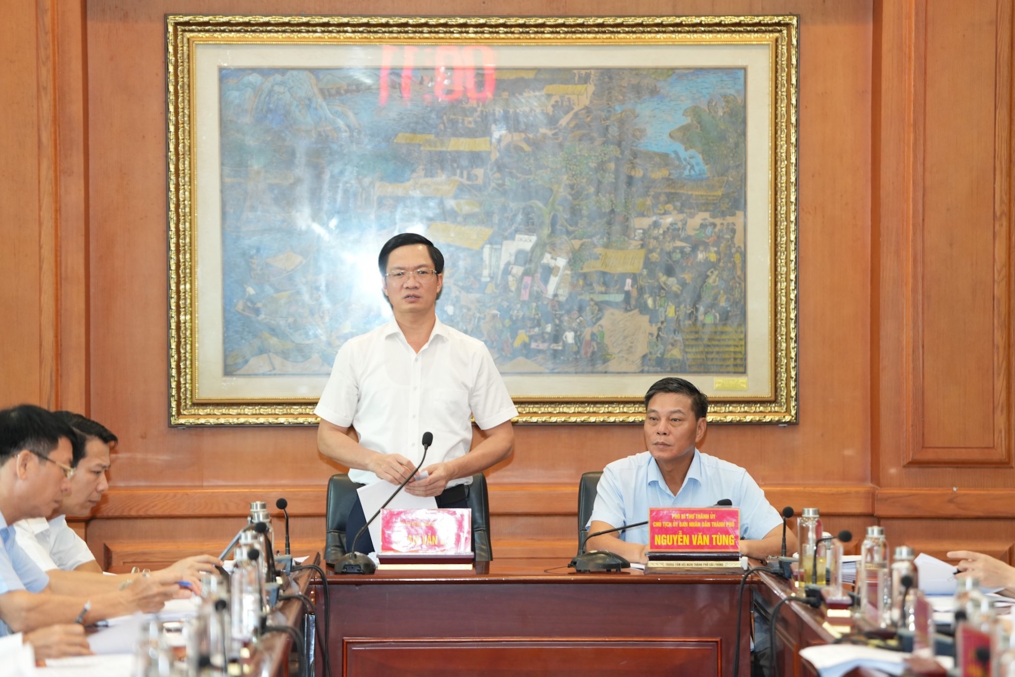 hó Chủ tịch Thường trực UBND thành phố Lê Anh Quân thăm tặng quà gia đình người có công với cách mạng trên địa bàn huyện An Dương