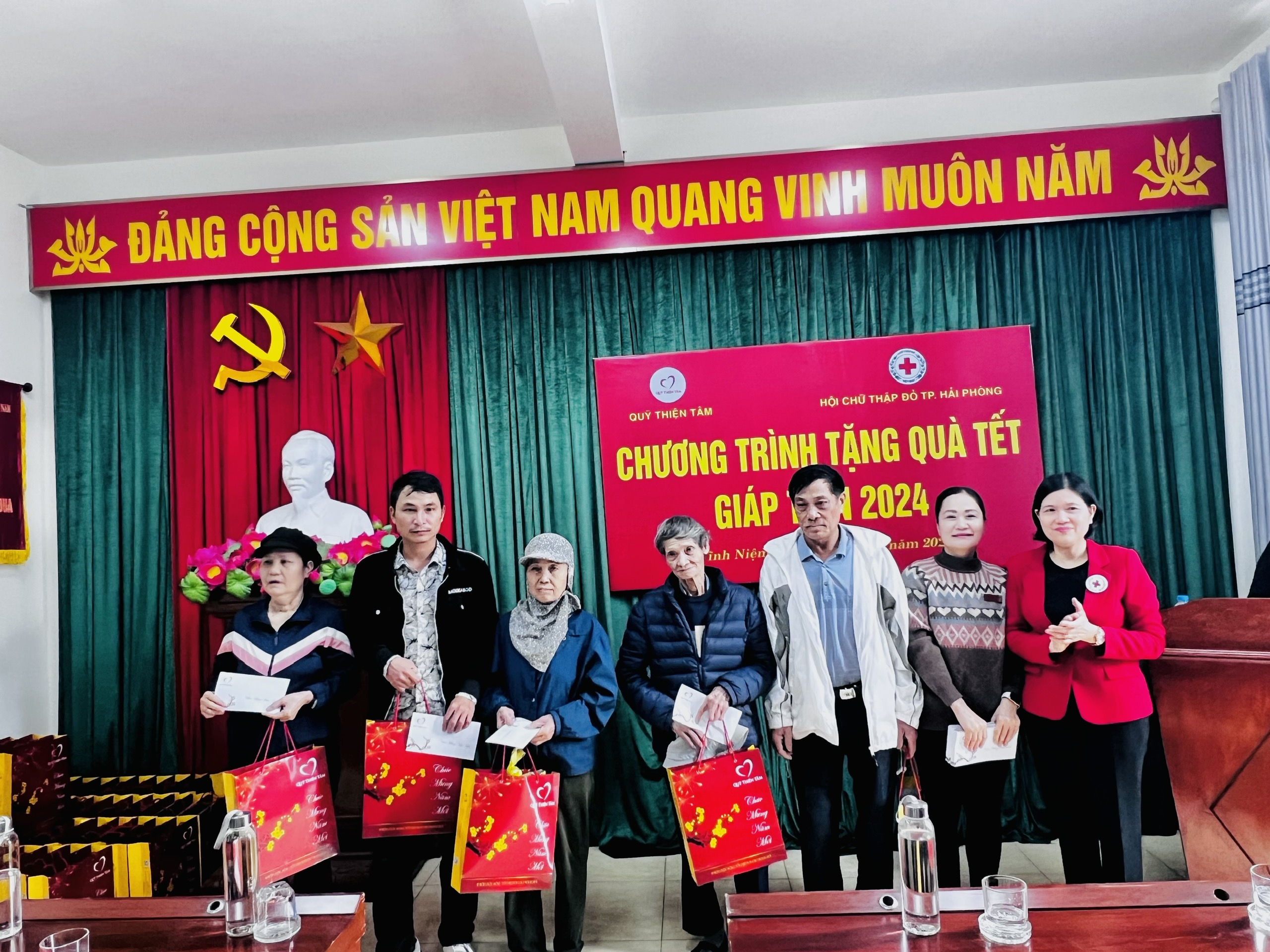 Anh-tin-bai