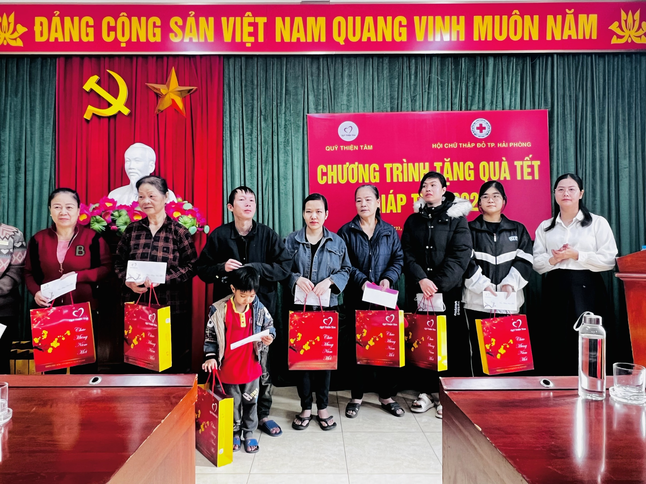Anh-tin-bai